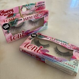 Ioni Cherry On Top Collection “Daring Darling” Wispy Medium Cateye Lashes 15mm